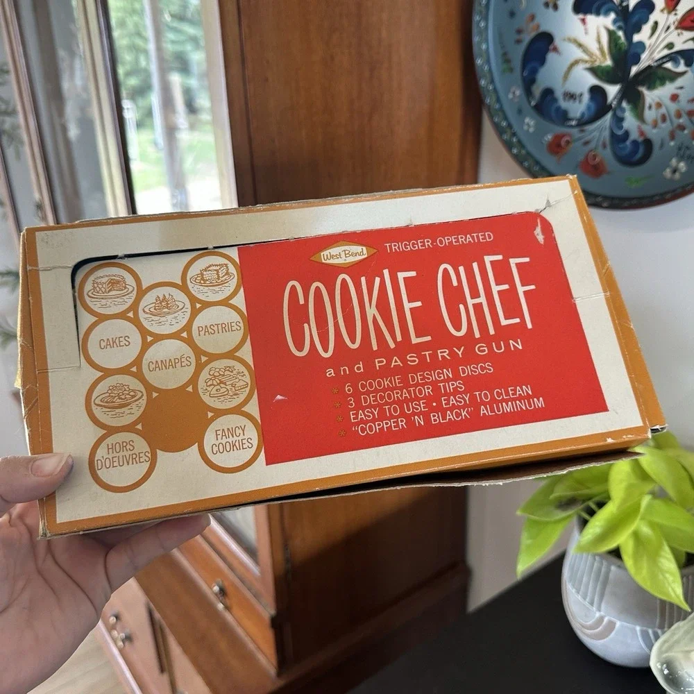 VTG West Bend Cookie Chef & Pastry Gun Trigger Operated In‎ Box